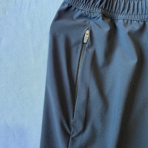 Beyond Yoga men’s Pivotal performance shorts - Picture 10 of 13